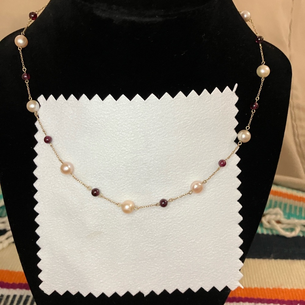Pearl and glass beads necklace on 10k chain